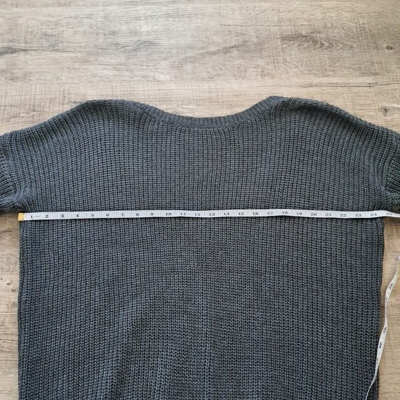 Women's Gray Cable Knit Oversized Sweater - Picture 3 of 7